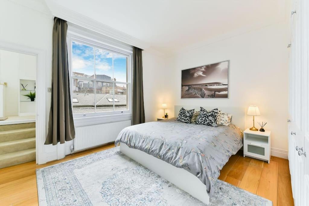 Knightsbridge Stylish Two Bedroom Apartment ลอนดอน ภายนอก รูปภาพ